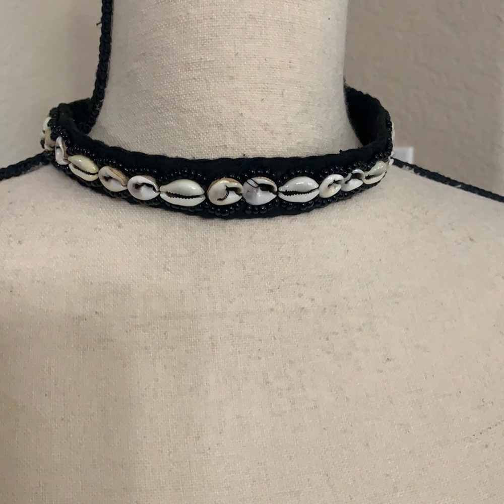 Puka shell and black small bead choker necklace